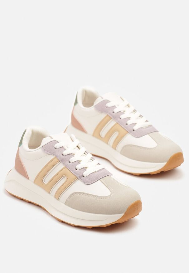 Born2be - Beżowo-Fioletowe Sneakersy z Geometrycznym Zdobieniem Avislia. Okazja: na co dzień. Kolor: beżowy. Materiał: jeans. Wzór: aplikacja, geometria