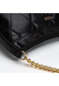 Wittchen - Damska torebka z pikowanym frontem na łańcuszku czarno-złota. Kolor: złoty, czarny, wielokolorowy. Wzór: gładki, haft. Dodatki: z haftem. Materiał: skórzane. Styl: elegancki #5