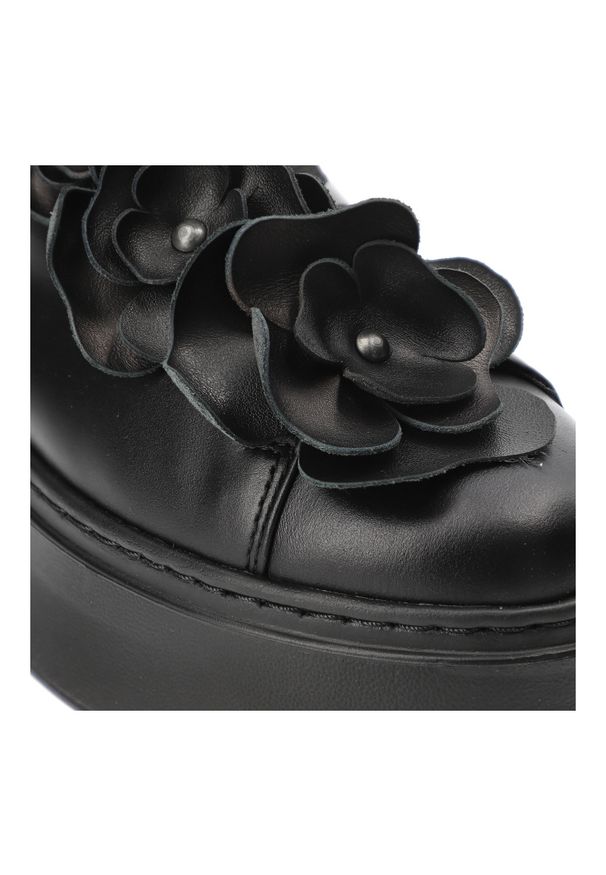 Czarne Sneakersy Carinii Modne Obuwie Damskie. Okazja: na co dzień. Kolor: czarny. Materiał: jeans. Styl: sportowy, klasyczny, elegancki, casual