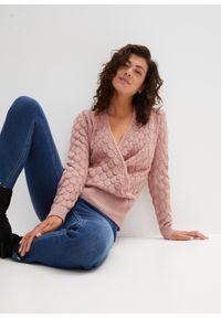 bonprix - Sweter ażurowy w optyce kopertowego. Kolor: różowy. Wzór: ażurowy #1