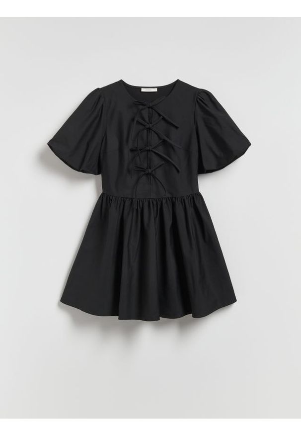 Reserved - Sukienka mini z wiązaniem - czarny. Kolor: czarny. Materiał: dzianina. Długość: mini