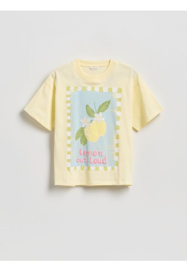 Reserved - Luźny t-shirt z nadrukiem - jasnożółty. Kolor: żółty. Materiał: bawełna. Wzór: nadruk
