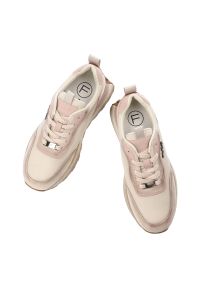 Sneakersy damskie Filippo, skóra naturalna i zamszowa wstawki sznurowany fason gruba amortyzująca podeszwa bieżnikowana podeszwa, beżowe, DP7754/26. Okazja: na spacer, na co dzień. Zapięcie: sznurówki. Kolor: beżowy. Materiał: zamsz, skóra. Szerokość cholewki: normalna. Styl: casual, klasyczny #2