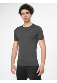 4f - Koszulka treningowa regular szybkoschnąca męska. Kolor: czarny. Materiał: włókno, dzianina. Sport: fitness