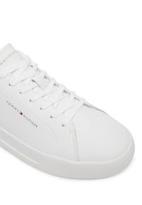 TOMMY HILFIGER - Tommy Hilfiger Sneakersy Th Court Core Ess Leather FM0FM05367 Biały. Kolor: biały. Materiał: skóra #2