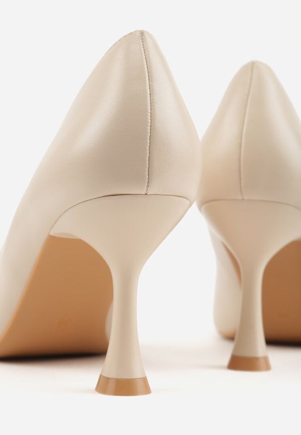 Renee - Beżowe Czółenka na Geometrycznej Szpilce Iolissa. Okazja: na co dzień. Kolor: beżowy. Wzór: geometria. Obcas: na obcasie. Styl: casual. Wysokość obcasa: średni