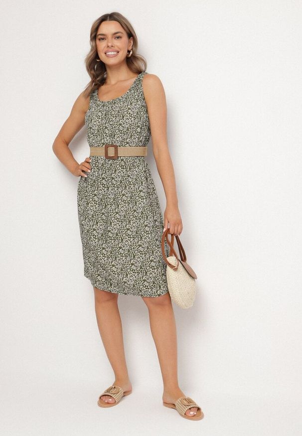 Born2be - Ciemnozielona Rozkloszowana Sukienka z Bawełny w Abstrakcyjny Wzór Annivione. Kolor: zielony. Materiał: bawełna. Długość rękawa: na ramiączkach. Styl: klasyczny, elegancki