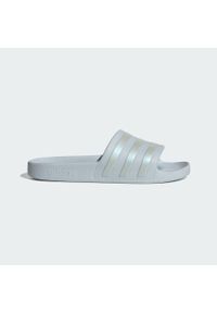 Adidas - Klapki adilette Aqua. Kolor: szary, niebieski, wielokolorowy. Styl: sportowy