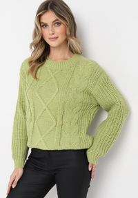 Born2be - Zielony Jednolity Sweter ze Ściągaczami i Klasycznym Splotem Loma. Kolor: zielony. Długość rękawa: długi rękaw. Długość: długie. Wzór: jednolity, ze splotem. Styl: klasyczny #4