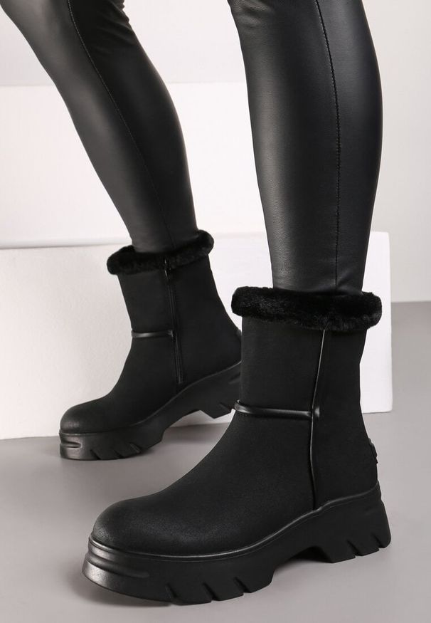 Born2be - Czarne Śniegowce na Grubej Podeszwie z Futerkiem Revilia. Okazja: na spacer. Kolor: czarny. Materiał: futro. Styl: elegancki