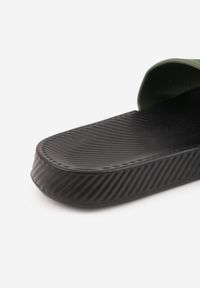 Born2be - Zielone Klapki Sportowe z Piankowego Materiału Thesedice. Okazja: na co dzień. Kolor: zielony. Materiał: materiał. Sezon: lato. Styl: sportowy #4