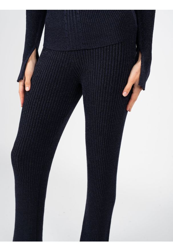 Pinko Spodnie "Campanello" | 100725 A0EV | Campanello Pantalone | Kobieta | Granatowy. Stan: podwyższony. Kolor: niebieski. Materiał: wiskoza, poliester. Wzór: aplikacja