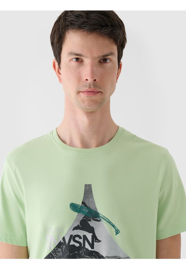 4f - 4F T-shirt regular z nadrukiem męski - zielony L. Okazja: na co dzień. Kolor: zielony. Materiał: dzianina, bawełna, jersey. Długość rękawa: krótki rękaw. Długość: krótkie. Wzór: nadruk. Styl: klasyczny, sportowy, casual