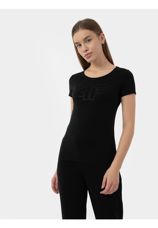 4f - T-shirt regular z nadrukiem damski. Kolor: czarny. Materiał: bawełna, dzianina. Wzór: nadruk