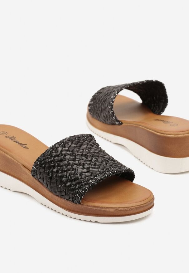 Renee - Czarne Klapki na Koturnie Ozdobione Plecionką Neviane. Okazja: na co dzień. Kolor: czarny. Wzór: aplikacja. Sezon: lato. Obcas: na koturnie. Styl: boho, casual