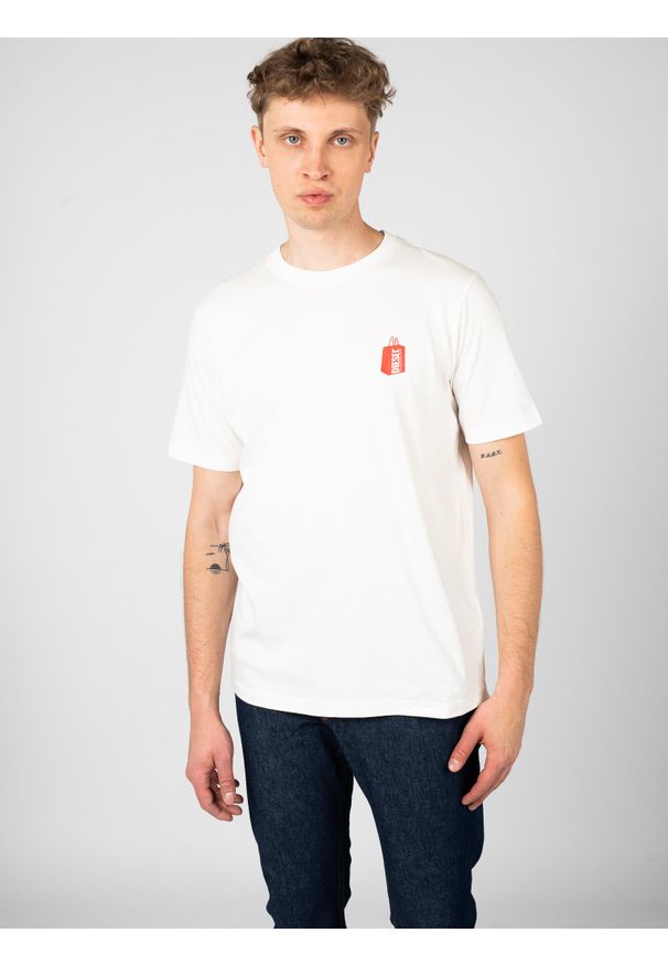 Diesel T-shirt "T-Just" | A12964-0KKAJ | Mężczyzna | Biały. Okazja: na co dzień. Kolor: biały. Materiał: bawełna. Długość: długie. Wzór: nadruk. Styl: klasyczny, casual, elegancki