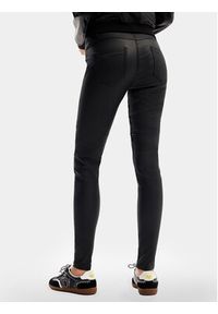 Desigual Spodnie z imitacji skóry Oslo 24SWPW26 Czarny Slim Fit. Kolor: czarny. Materiał: skóra #7