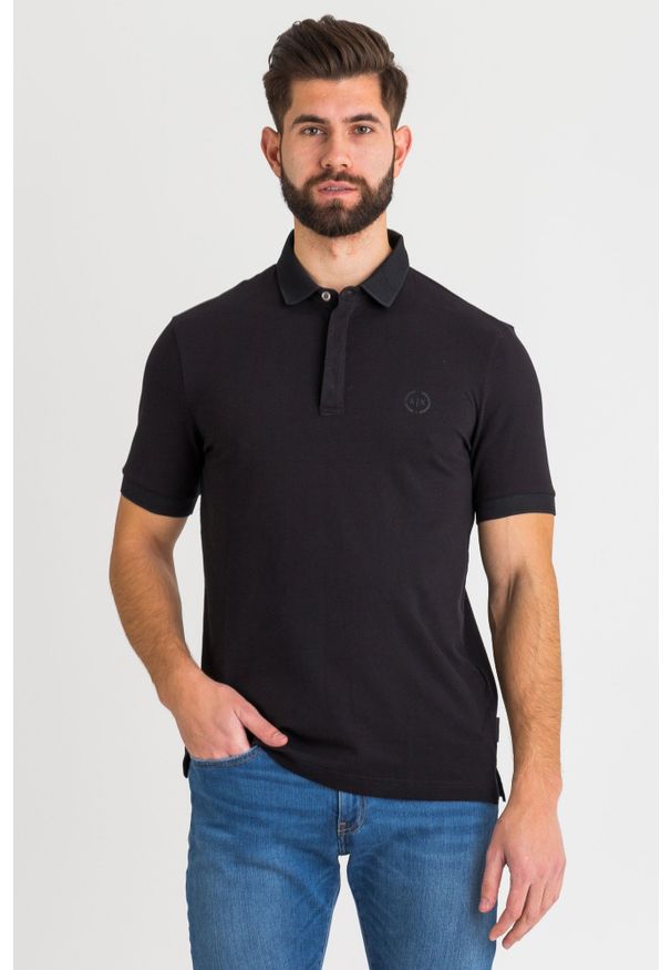 POLO Armani Exchange. Typ kołnierza: polo. Wzór: nadruk, jednolity. Styl: sportowy