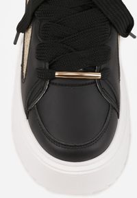 Renee - Czarne Sneakersy na Platformie Ozdobione Nitami i Metalicznymi Elementami Azista. Kolor: czarny. Materiał: jeans. Szerokość cholewki: normalna. Wzór: aplikacja. Obcas: na platformie #8