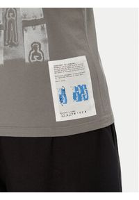 C.P. Company T-Shirt 18CMTS310A005431G Szary Regular Fit. Kolor: szary. Materiał: bawełna