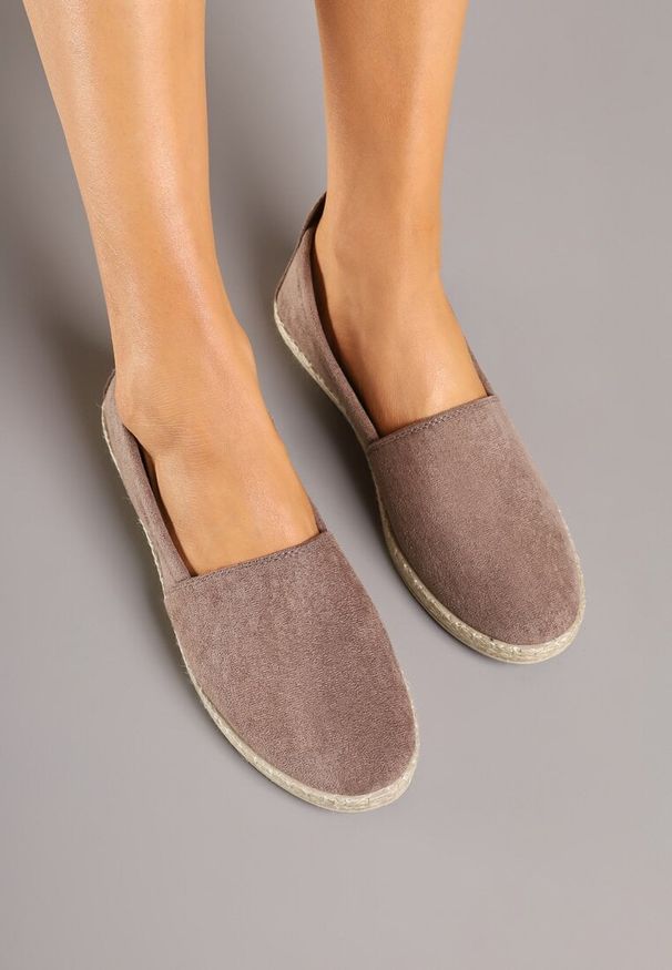 Born2be - Ciemnobeżowe Espadryle na Płaskiej Plecionej Podeszwie Juliatta. Okazja: na co dzień. Kolor: beżowy. Styl: elegancki, klasyczny, casual