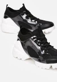 Born2be - Czarne Sneakersy Bathaphaura. Nosek buta: okrągły. Zapięcie: bez zapięcia. Kolor: czarny. Materiał: softshell, materiał. Szerokość cholewki: normalna. Wzór: aplikacja