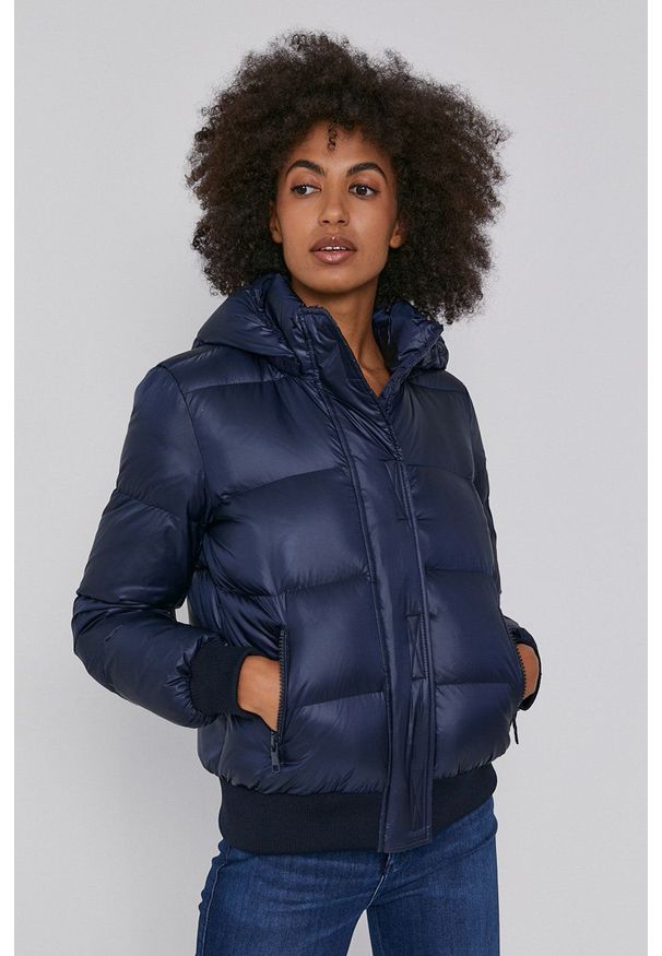 Armani Exchange - Kurtka puchowa. Okazja: na co dzień. Kolor: niebieski. Materiał: puch. Styl: casual