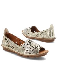 Złote Baleriny Ravini Wygodne Obuwie Damskie. Okazja: na co dzień. Kolor: złoty. Szerokość cholewki: normalna. Styl: casual, elegancki #3