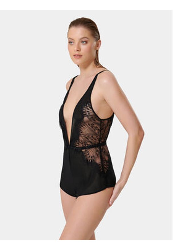 Bluebella Piżama Augusta 42283 Czarny Feminine Fit. Kolor: czarny. Materiał: syntetyk