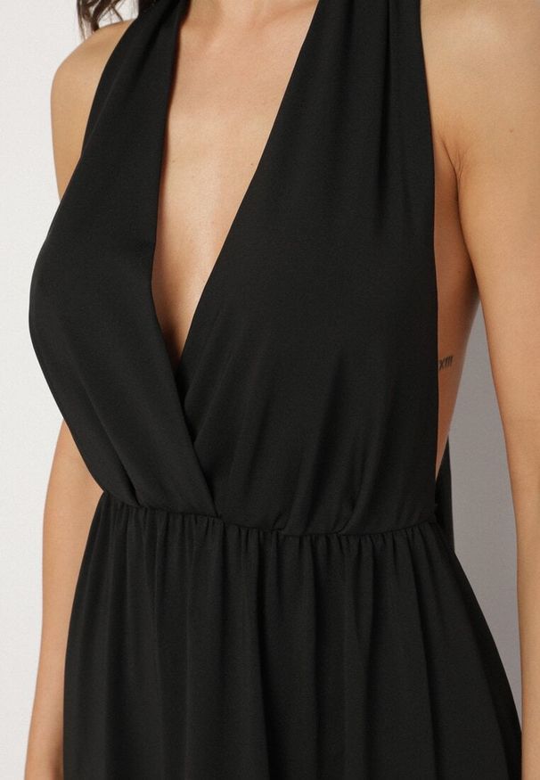 Born2be - Czarna Koktajlowa Sukienka Multiway z Wiskozą i Wiązaniem na Szyi Lilazza. Okazja: na imprezę. Typ kołnierza: dekolt w kształcie V. Kolor: czarny. Materiał: wiskoza. Typ sukienki: rozkloszowane. Styl: wizytowy