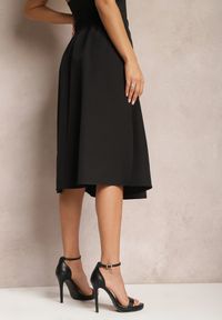 Renee - Czarna Spódnica o Rozkloszowanym Fasonie Midi Oncene. Kolor: czarny. Materiał: tkanina. Wzór: gładki #4