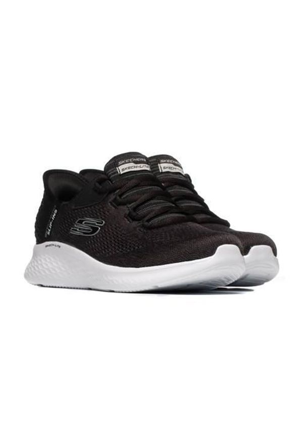 skechers - Buty do chodzenia damskie Skechers Pro-natur. Kolor: czarny. Materiał: materiał, syntetyk. Szerokość cholewki: normalna. Sport: turystyka piesza