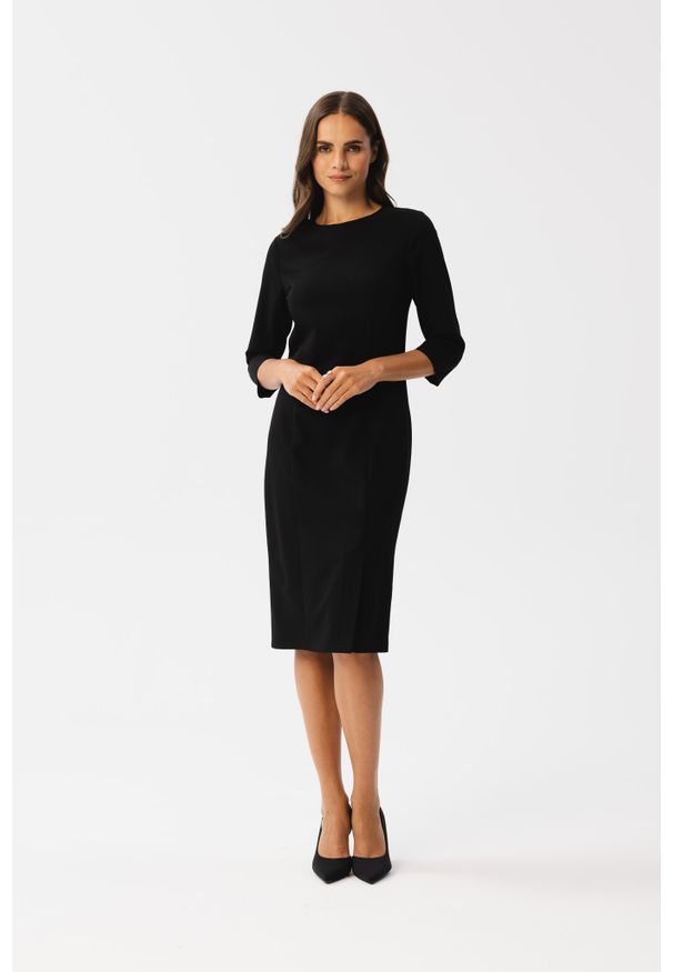 MOE - Czarna Ołówkowa Sukienka z Rozcięciem. Kolor: czarny. Materiał: poliester, elastan, wiskoza. Typ sukienki: ołówkowe