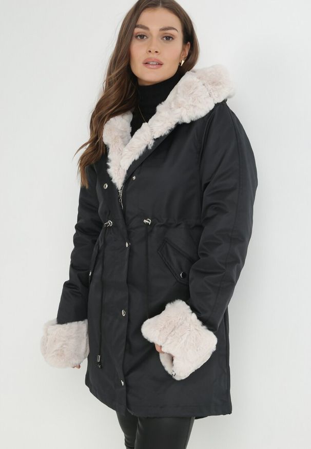 Born2be - Czarno-Beżowa Kurtka Parka z Futerkiem Koni. Kolor: czarny. Materiał: futro. Sezon: zima, jesień