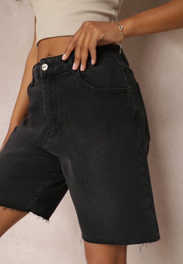 Renee - Czarne Szorty z Wysokim Stanem z Jeansu Tierna. Stan: podwyższony. Kolor: czarny. Materiał: jeans