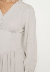 Born2be - Jasnobeżowa Sukienka z Wiskozą z Gorsetową Talią i Bufiastymi Rękawami Aniste. Okazja: na co dzień. Typ kołnierza: dekolt gorset. Kolor: beżowy. Materiał: wiskoza. Typ sukienki: gorsetowe. Styl: wizytowy, sportowy, casual, elegancki #3