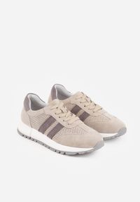 Born2be - Jasnobeżowe Zamszowe Sneakersy Ozdobione Perforacją i Paskami Semielle. Okazja: na spacer, na co dzień. Zapięcie: pasek. Kolor: beżowy. Materiał: zamsz. Wzór: aplikacja. Sport: turystyka piesza #6