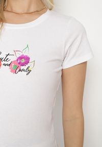 Born2be - Biało-Różowy T-shirt z Bawełny z Ozdobnym Nadrukiem Zaromeira. Okazja: na co dzień. Kolor: biały. Materiał: bawełna. Wzór: nadruk. Styl: klasyczny, elegancki, casual #3
