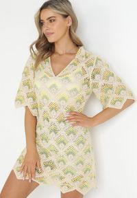 Born2be - Beżowo-Zielona Pudełkowa Sukienka Mini z Głębokim Dekoltem z Szydełkowej Bawełny Cristel. Kolor: beżowy. Materiał: bawełna. Styl: boho. Długość: mini #1