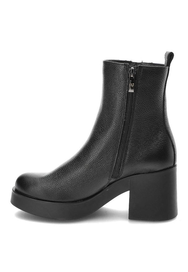 Czarne Botki Lemar Ocieplane Skórzane Buty Na Obcasie. Kolor: czarny. Materiał: skóra. Szerokość cholewki: normalna. Sezon: wiosna, jesień, zima. Obcas: na obcasie. Styl: klasyczny. Wysokość obcasa: średni