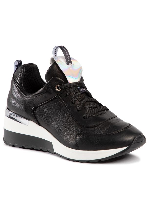 Sneakersy Nik - 05-0693-11-8-01-02 Czarny. Okazja: na co dzień. Kolor: czarny. Materiał: skóra. Szerokość cholewki: normalna. Obcas: na koturnie. Styl: casual