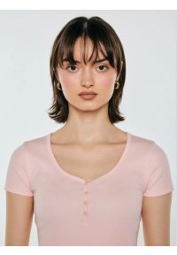 Big-Star - Koszulka damska slim w prążek różowa Minsa 600. Kolor: różowy. Materiał: prążkowany, dzianina, materiał. Wzór: prążki. Styl: elegancki #4