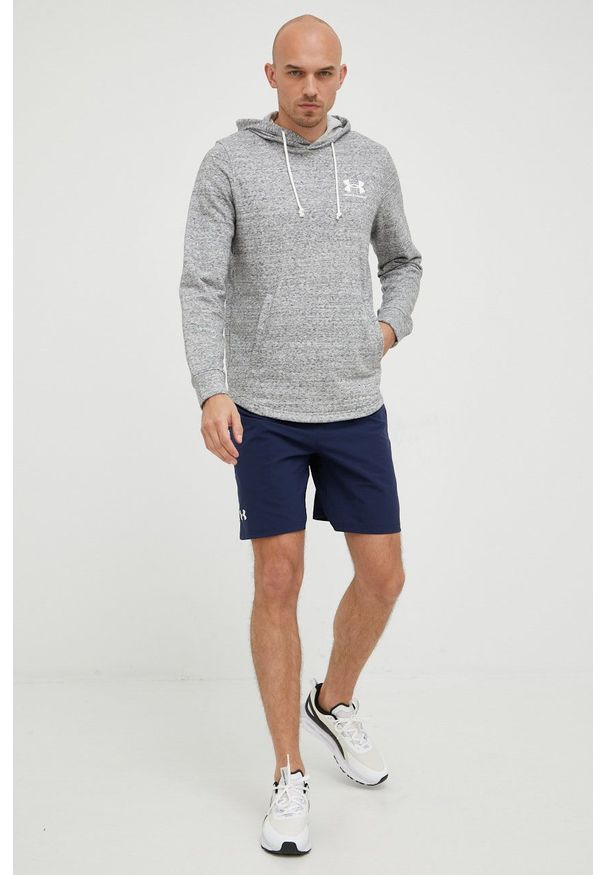 Under Armour bluza 1370401 męska kolor szary z kapturem z nadrukiem. Okazja: na co dzień. Typ kołnierza: kaptur. Kolor: szary. Wzór: nadruk. Styl: casual