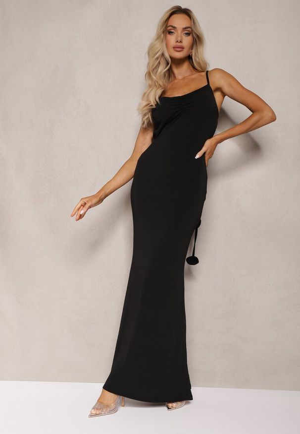 Renee - Czarna Dopasowana Sukienka ze Sznurkami na Plecach Ozdobionymi Kwiatami Drivia. Okazja: na co dzień, na randkę, na imprezę. Kolor: czarny. Wzór: aplikacja, kwiaty. Styl: casual, elegancki