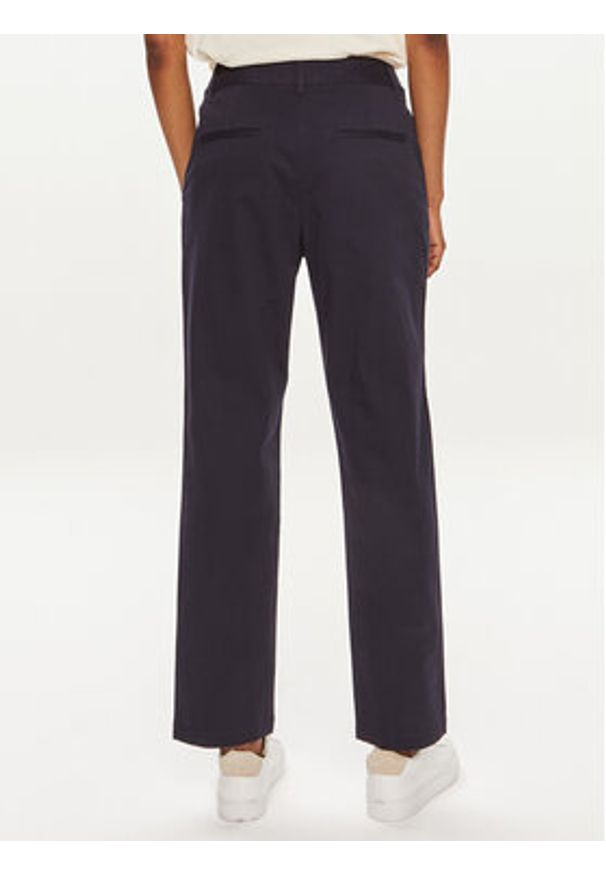 GANT - Gant Chinosy 4150261 Granatowy Slim Fit. Kolor: niebieski. Materiał: bawełna