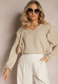 Renee - Beżowa Bawełniana Bluzka z Trójkątnym Dekoltem i Ozdobną Falbanką Redsta. Kolor: beżowy. Materiał: bawełna. Styl: elegancki