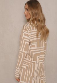Renee - Beżowa Koszula z Wiskozą i Geometrycznym Motywem Ulselia. Okazja: na co dzień, na spotkanie biznesowe. Kolor: beżowy. Materiał: wiskoza. Wzór: geometria. Styl: biznesowy, casual #3