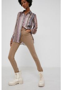 Answear Lab Jeansy damskie kolor beżowy high waist. Stan: podwyższony. Kolor: beżowy. Styl: wakacyjny