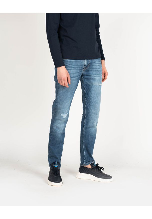 Pepe Jeans Jeansy "Hatch Darn" | PM2059012 | Hatch Darn | Mężczyzna | Niebieski. Stan: obniżony. Kolor: niebieski. Wzór: aplikacja