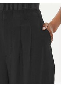 Calvin Klein Jeans Spodnie materiałowe J20J223917 Czarny Relaxed Fit. Kolor: czarny. Materiał: wiskoza #4